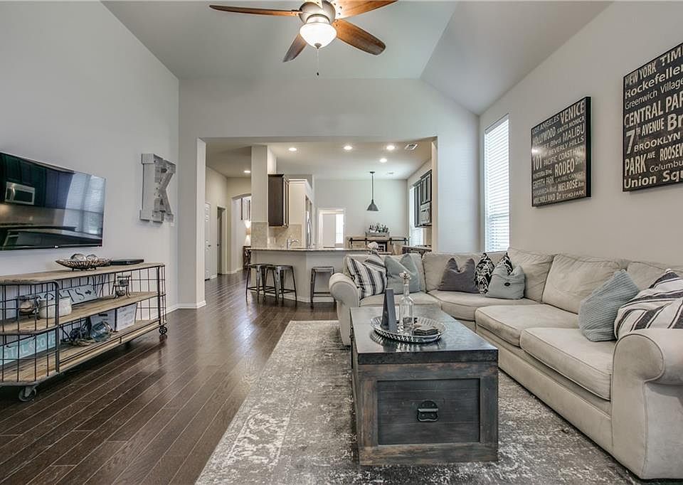 1st image of 2679 Costa Mesa Dr