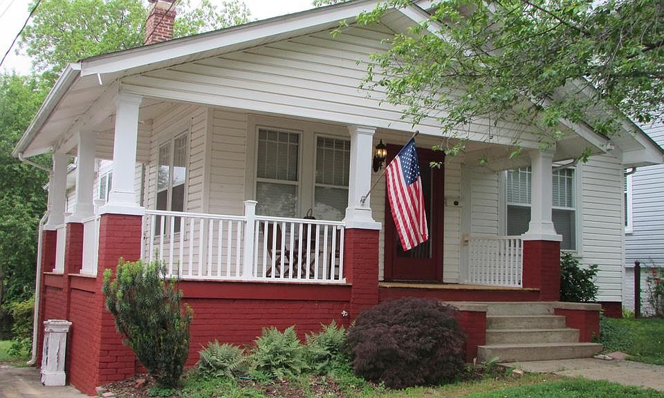 1st image of 164 College Ave