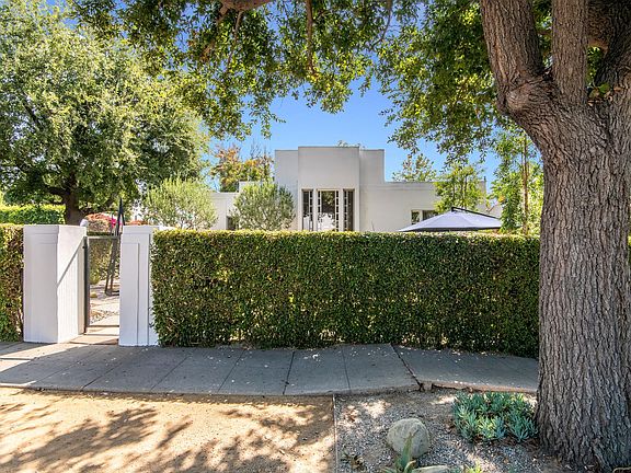 2nd image of 854 N La Jolla Ave