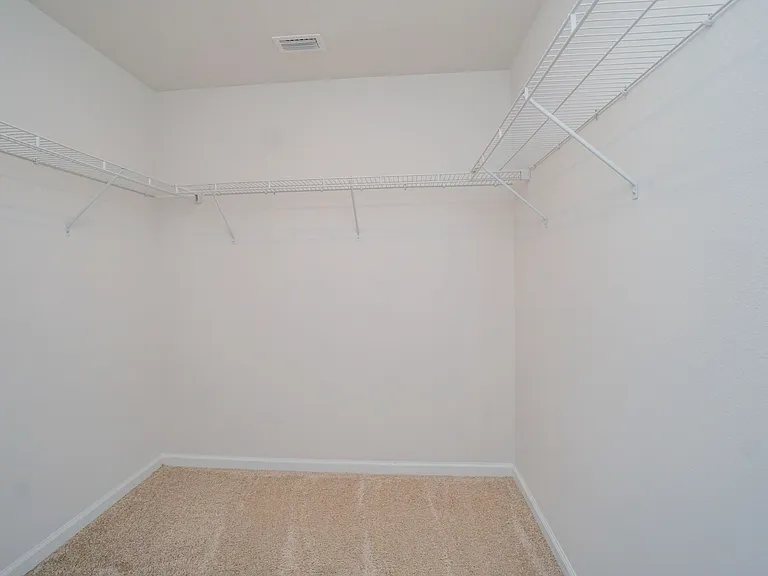 2379 Kirkwood Dr — Photo 24