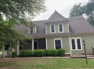 208 E Robert S Kerr Blvd, Wynnewood, OK 73098