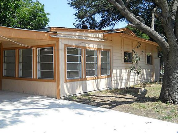 4th image of 2134 Greenway St