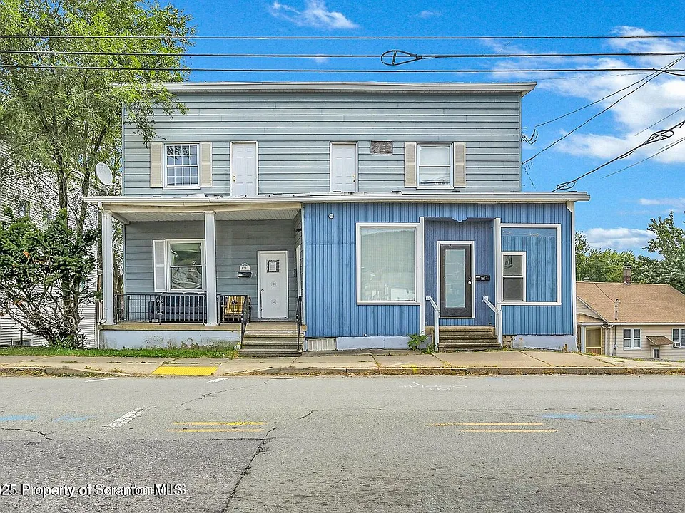 1200 Main St