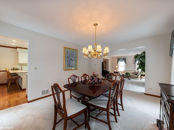 5th image of 4017 Mitchell Dr