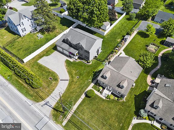 5th image of 494 E King Rd