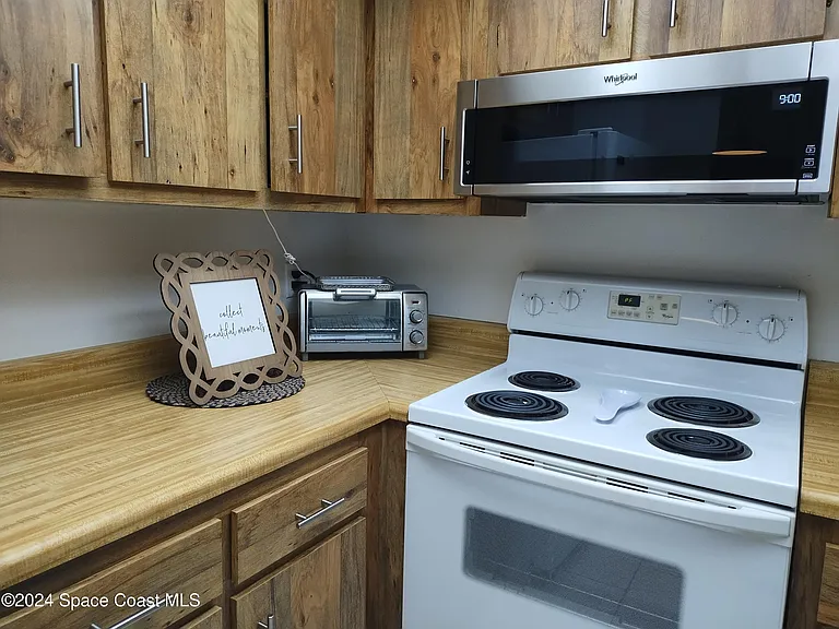 200 Saint Lucie Ln #204 — Photo 11