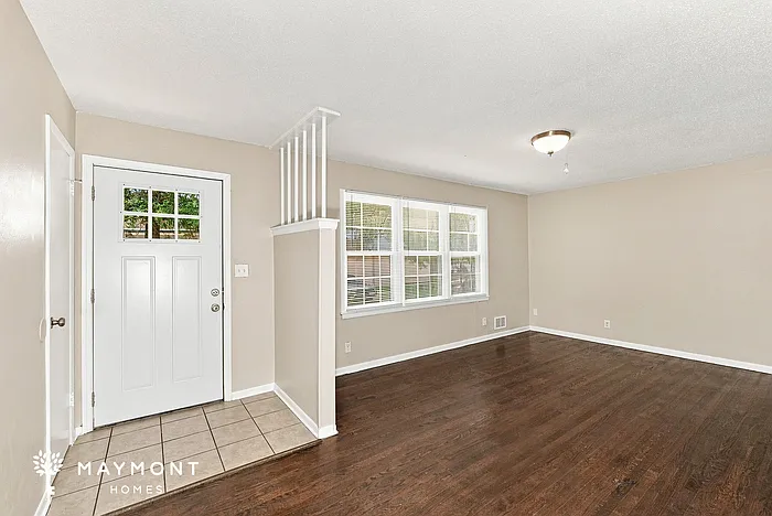 3 bed, 1.5 bath, 1038 sqft, $1,595 — Photo 4