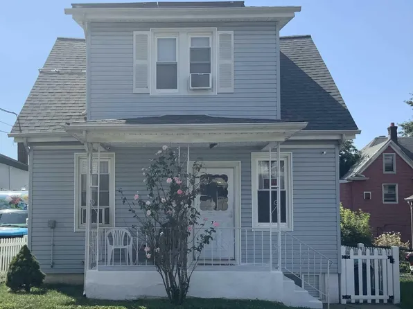 74 2nd St, Elmwood Park, NJ 07407