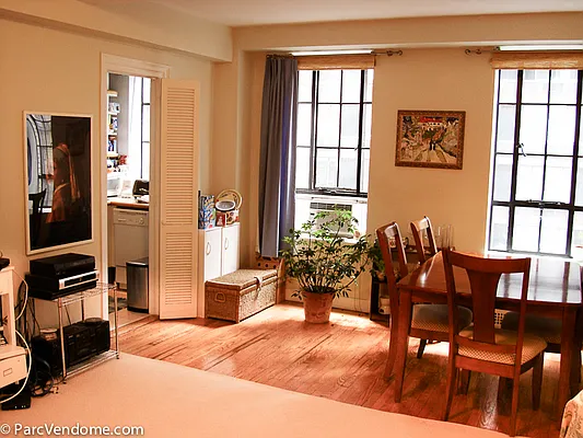 Rented by McDonagh Real Estate | media 13