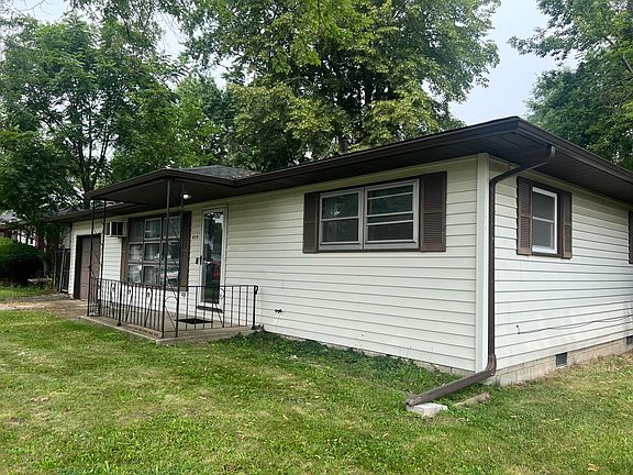 3rd image of 830 W 39th Ave