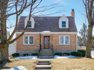 525 W Woodland Ave, Lombard, IL