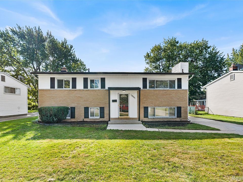 1st image of 2244 Serra Dr