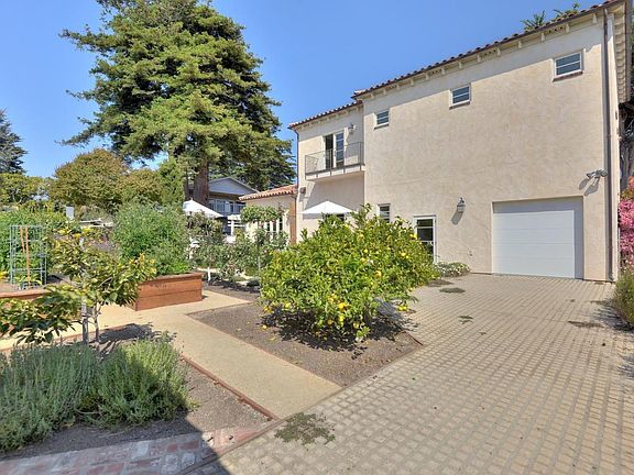 2nd image of 109 Elva Dr