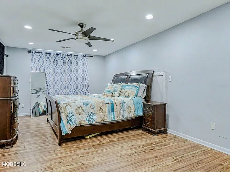 450 Beachway Ave — Photo 20