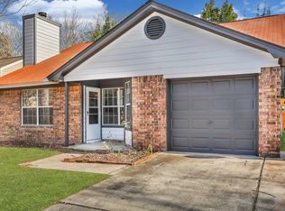 40 N Berwick Dr, Savannah, GA 31406