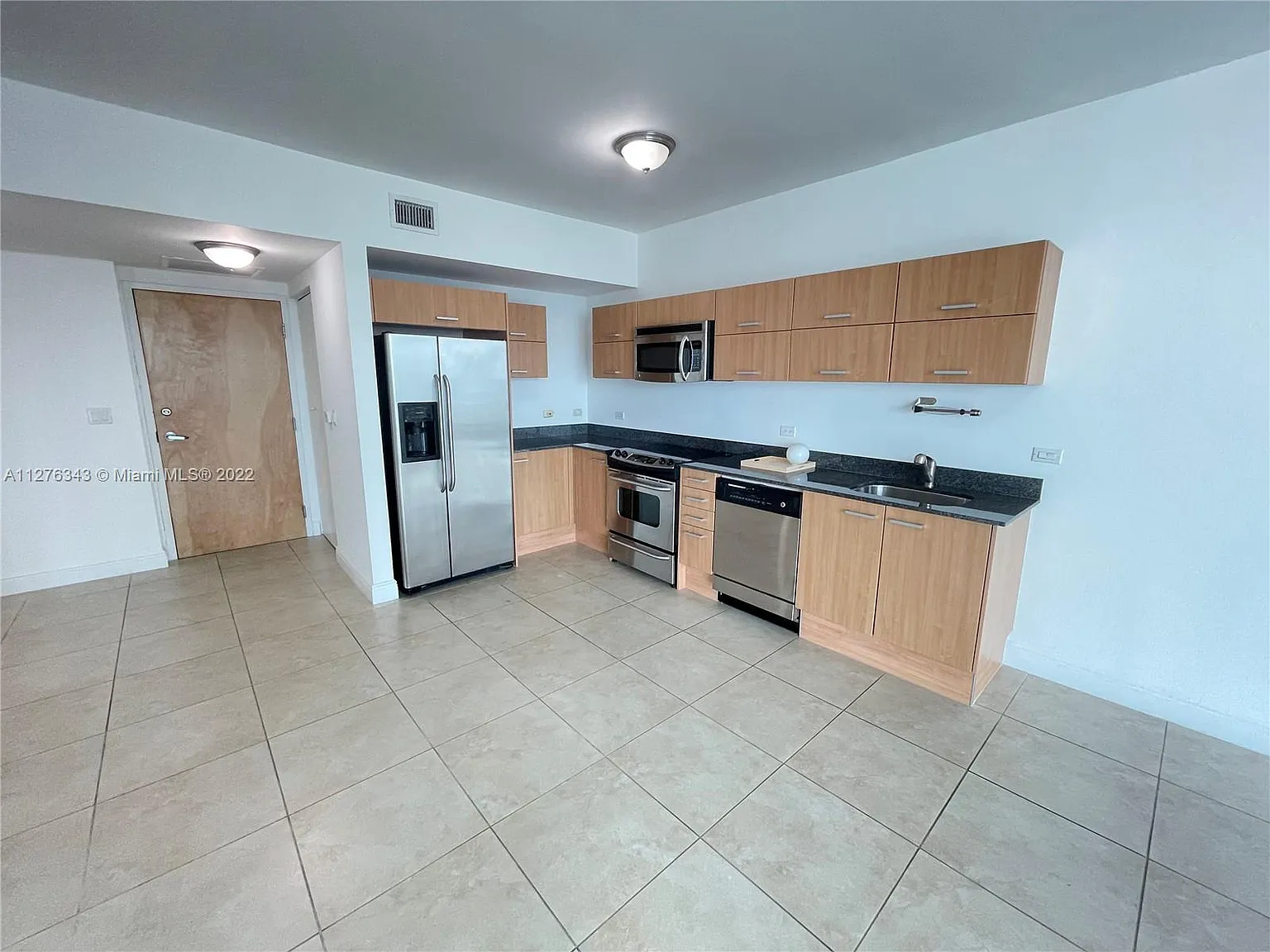 1 bed, 740 sqft, $2,700 — Photo 4
