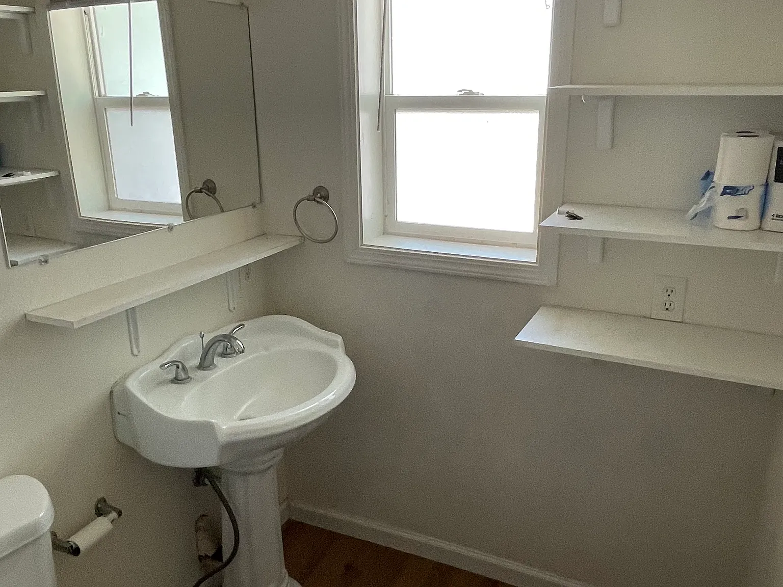 Studio, 300 sqft, $1,075 — Photo 3