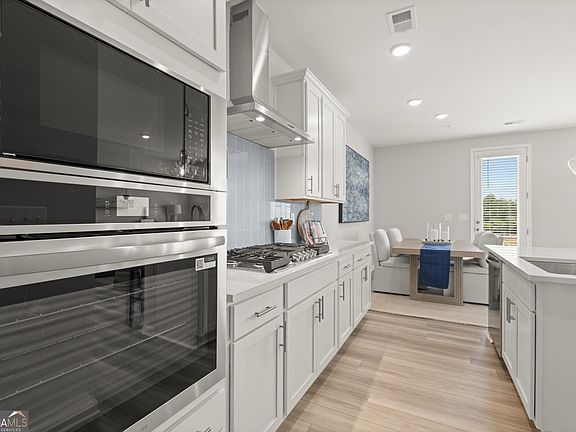 3rd image of 6125 Molo Ln #662