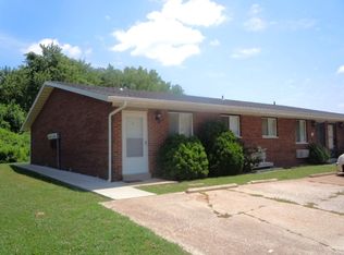 604 Patty Dr APT D, Maryville, IL 62062