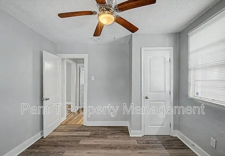 1120 Darwin St — Photo 15