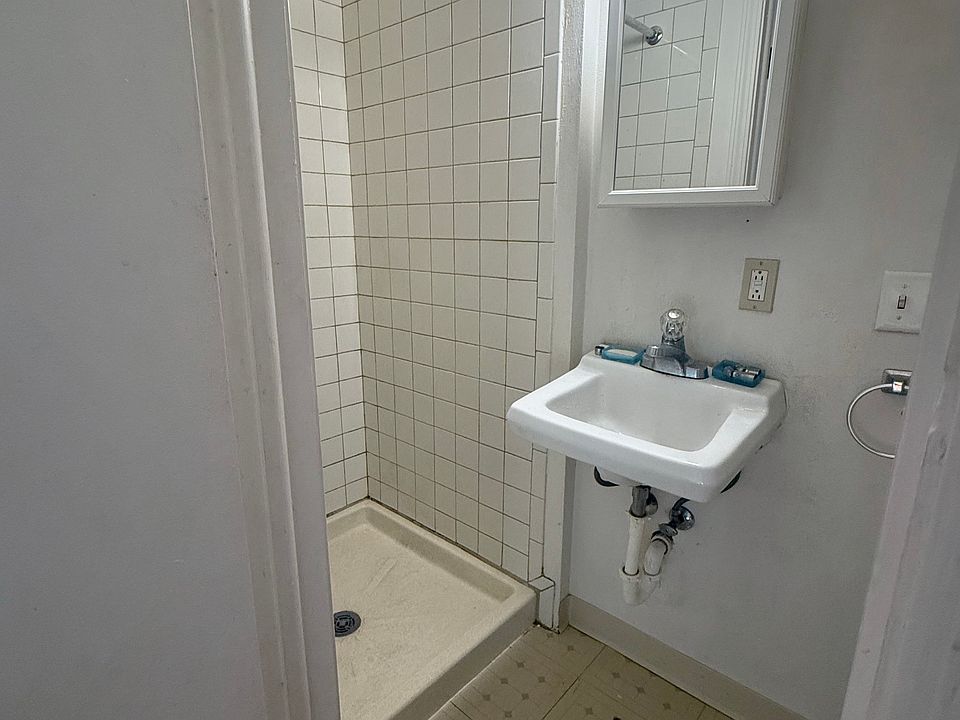 2nd image of 246 Genesee St #1