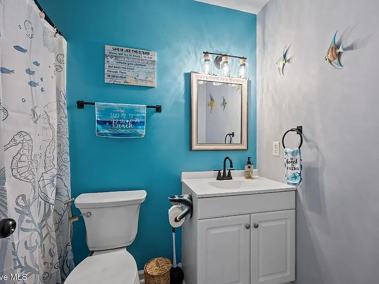 100 Leslie Ln — Photo 11