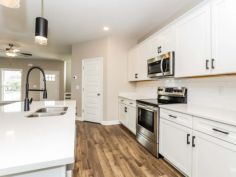 2725 Eldin Creek Dr — Photo 3