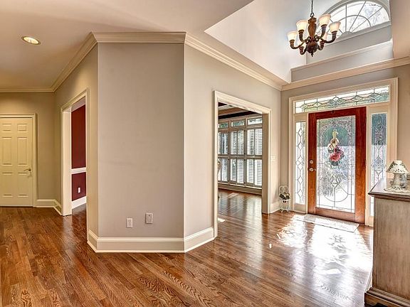 3rd image of 4440 Windsor Oaks Cir