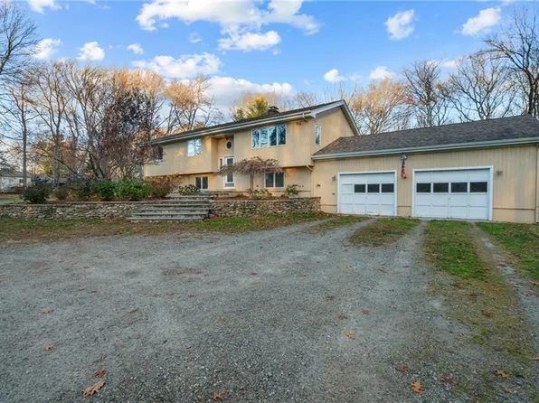 1420 Chopmist Hill Rd, Scituate, RI 02857