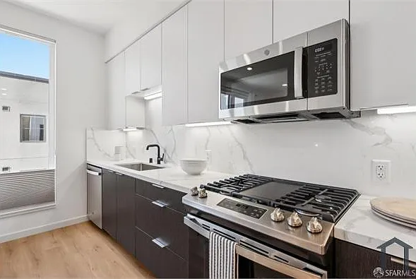 52 Kirkwood Ave #404 — Photo 8