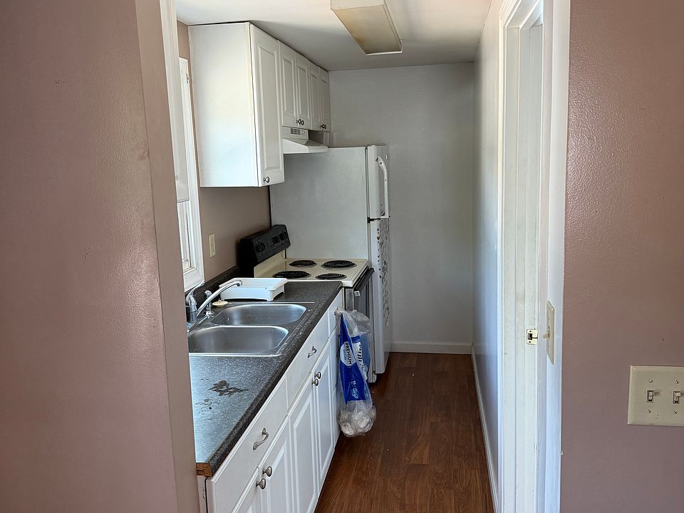 2nd image of 1110 Main St #2