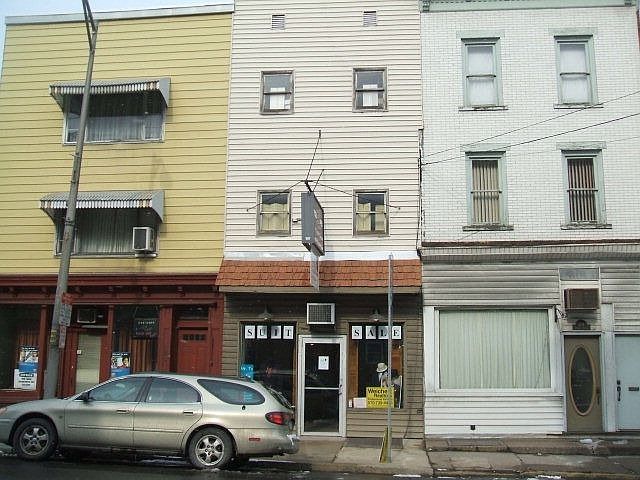 1st image of 106 Sunbury St