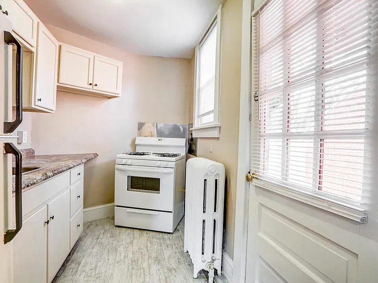 102 N Plum St — Photo 10