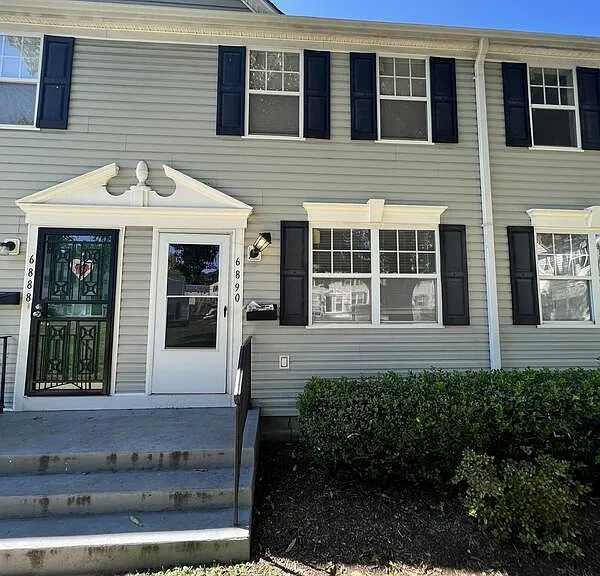 6890 Hawthorne St — Photo 1