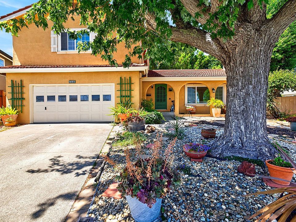 1st image of 901 Catalpa Way