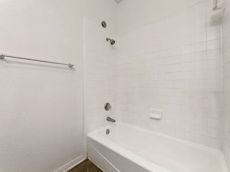 402 Nova Apartments — Photo 12