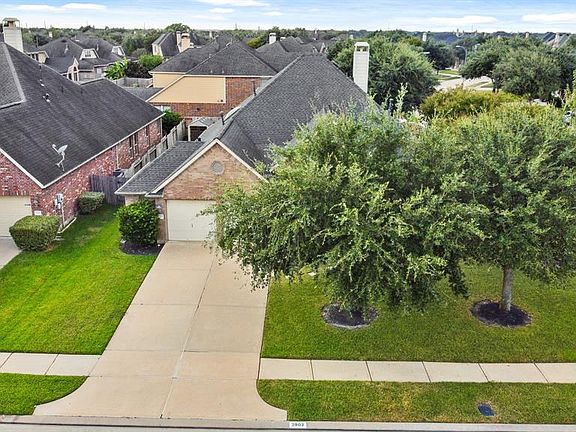 3rd image of 2902 Golden Larch Drive