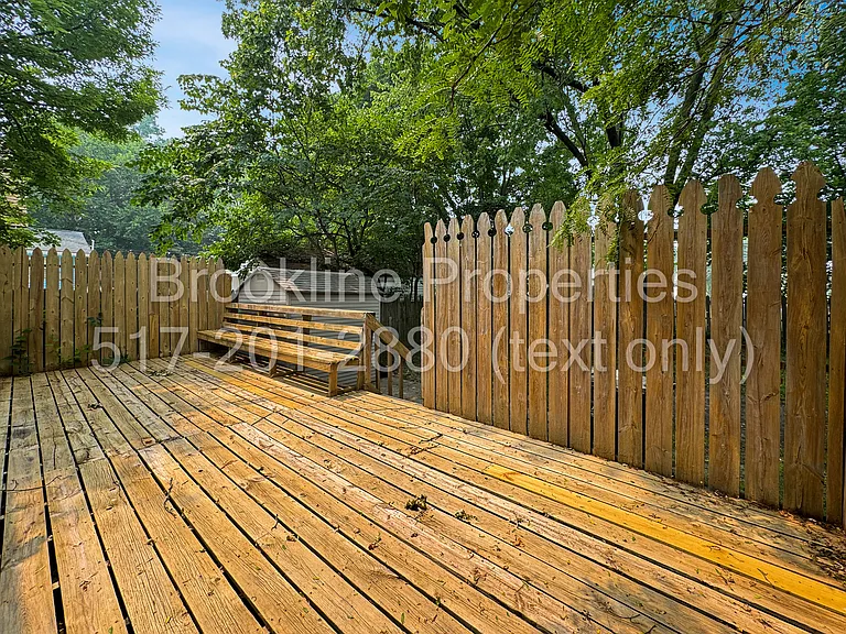 823 Holten St — Photo 7