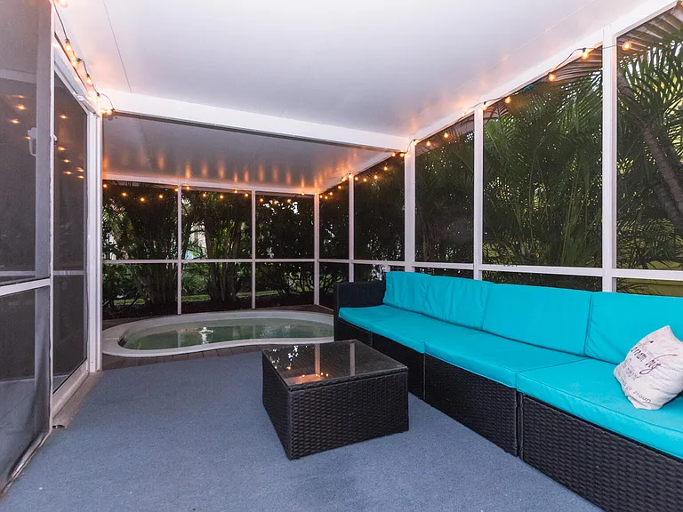 4041 NE Breakwater Dr — Photo 23