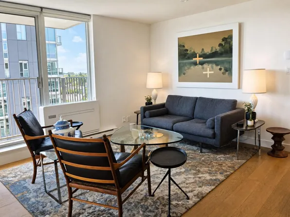 328 E 11th Ave #905, Vancouver, BC V5T 4W1