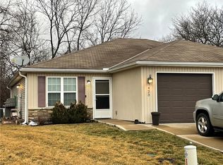 423 Kreisel Dr, Raymore, MO 64083