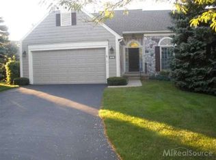 2446 Inglehill Pt #315, Bloomfield Hills, MI 48304