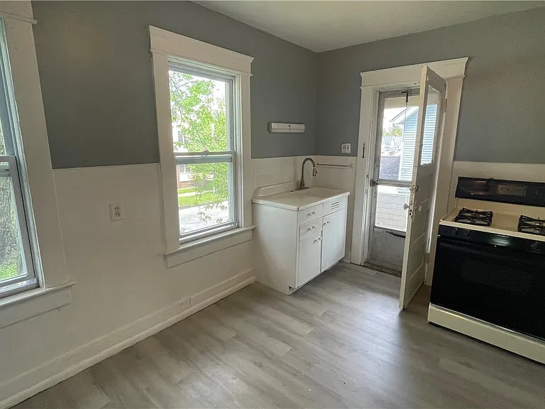 4322 Bush Ave — Photo 29