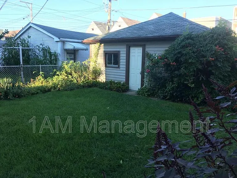 3228 N Lawndale Ave #2 — Photo 8