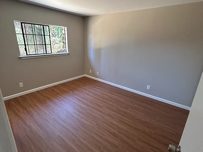 604 Madera Ave — Photo 10