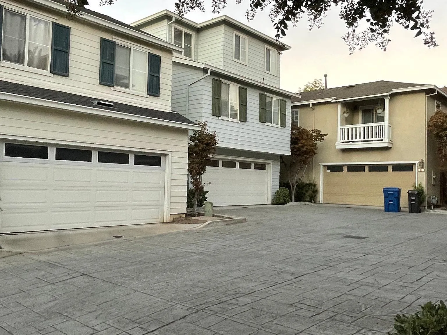 55 Waterford Ct — Photo 2
