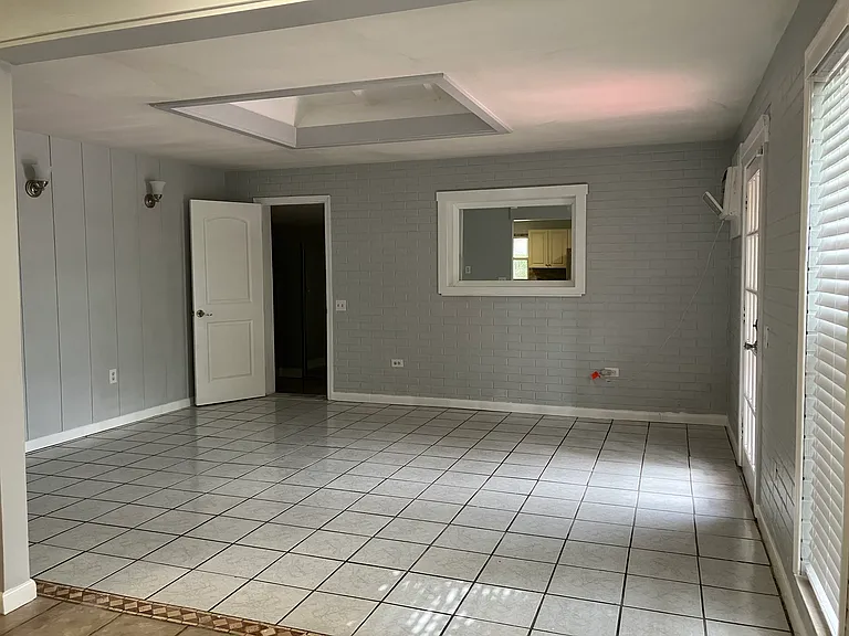 350 E Sandy Cir — Photo 7