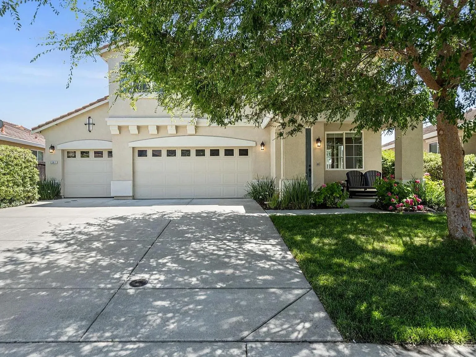 Regent Cir, Lincoln — Photo 1