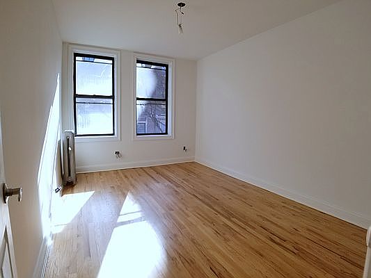 5th image of 327 Sterling Pl APT 2B