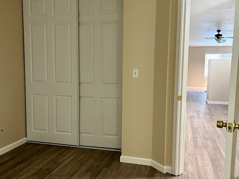 48 Gold Crest Ct — Photo 1
